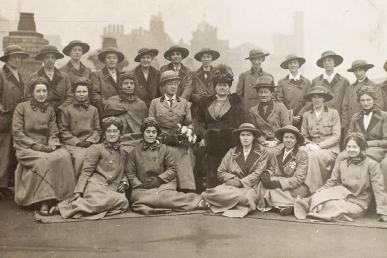 Girton and Newnham Unit of the Scottish Women’s Hospitals about to embark on board ship at Liverpool, October 1915 (reproduced courtesy of the Royal College of Physicians and Surgeons of Glasgow [https://https-heritage-rcpsg-ac-uk-443.webvpn.ynu.edu.cn/items/show/408] CC BY-NC-SA 3.